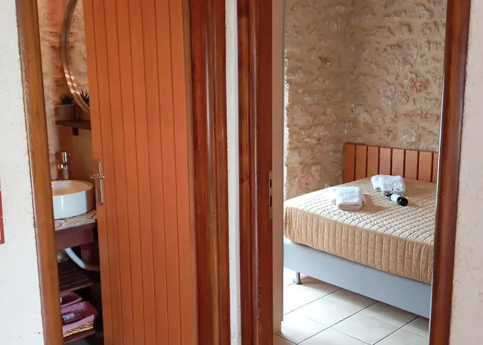 Pensión Niko's Stone Plitra