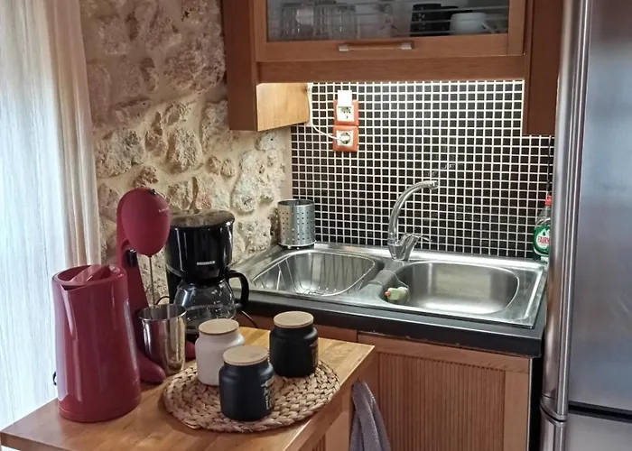 Pensión Niko's Stone 4*