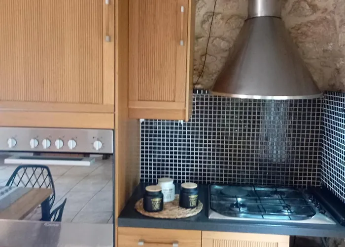 Niko's Stone Pensión