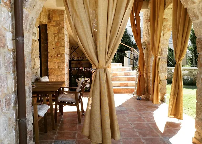 Niko's Stone Pensión 4*