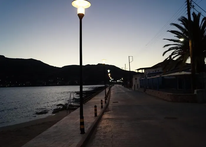 Niko's Stone Pensión Plitra