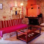 Niko's Stone Pensionat 4*