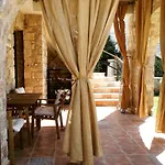 Niko's Stone Pensionat 4*