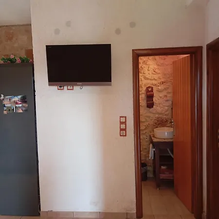 Niko's Stone Guest house Plitra