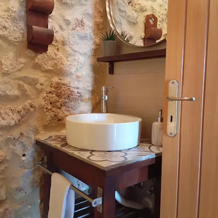 Niko's Stone Guest house