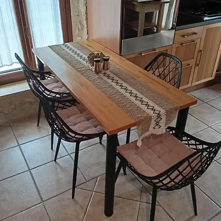 Niko's Stone ゲストハウス 4*