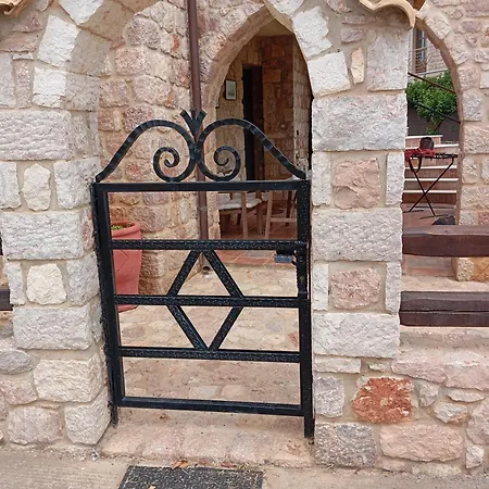 Niko's Stone Plitra