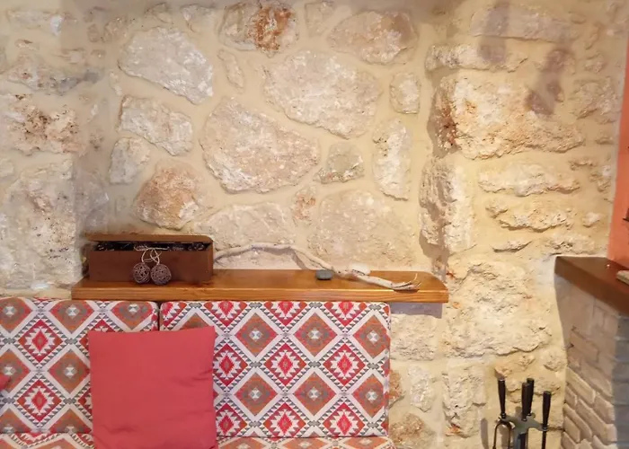 בית הארחה Niko's Stone