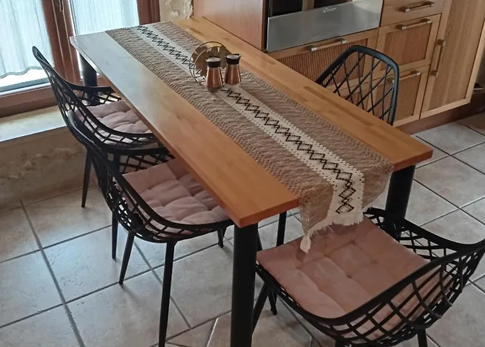 Niko's Stone בית הארחה 4*