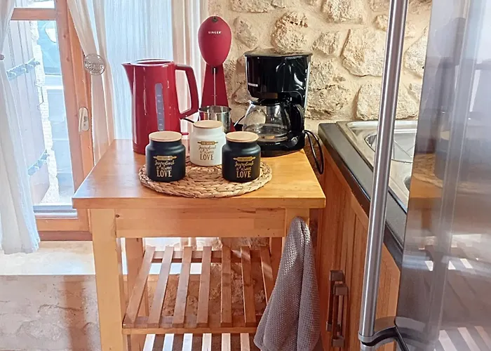 Pensionat Niko's Stone 4*