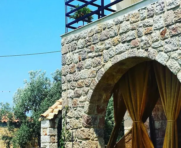 Niko's Stone Pensionat Plitra