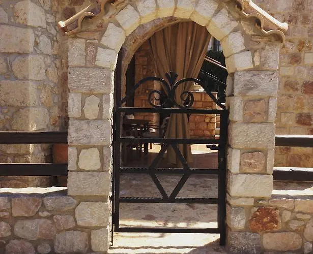 בית הארחה Niko's Stone 4*