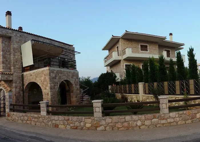 Niko's Stone בית הארחה פליטרה